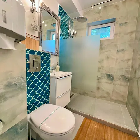 Port Classic Elegant 2 Bedroom Near Port * コンスタンツァ