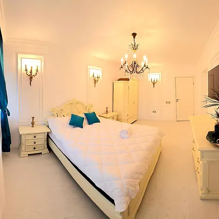 شقة Port Classic Elegant 2 Bedroom Near Port كونستانتا
