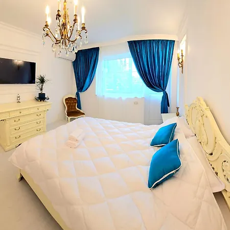 Port Classic Elegant 2 Bedroom Near Port アパート