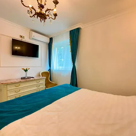 Port Classic Elegant 2 Bedroom Near Port *