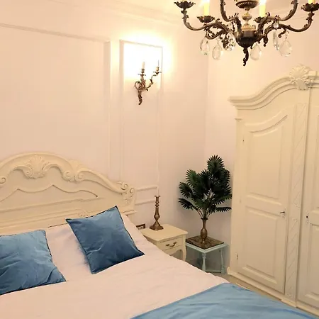 Port Classic Elegant 2 Bedroom Near Port شقة كونستانتا
