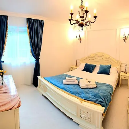 Port Classic Elegant 2 Bedroom Near Port * كونستانتا