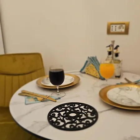 Port Classic Elegant 2 Bedroom Near Port * コンスタンツァ