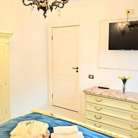Port Classic Elegant 2 Bedroom Near Port アパート コンスタンツァ