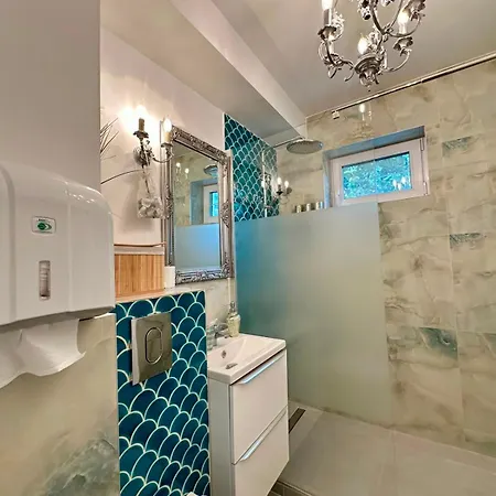 Port Classic Elegant 2 Bedroom Near Port アパート *