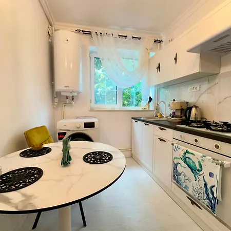 Port Classic Elegant 2 Bedroom Near Port アパート *