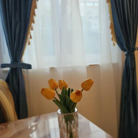 アパート Port Classic Elegant 2 Bedroom Near Port コンスタンツァ
